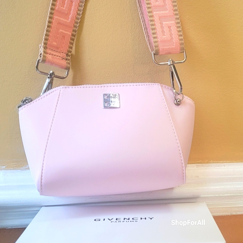 Givenchy - Picture 5 of 15